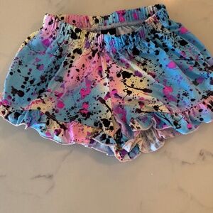 Ruffle shorts by Pixielane